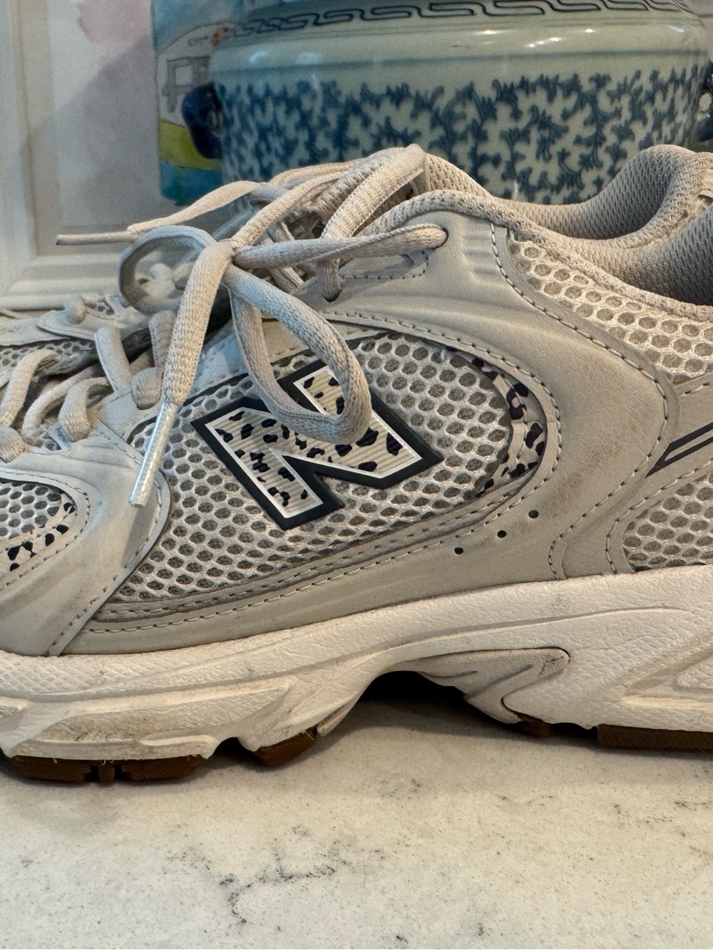 New Balance 530 sneakers in beige and leopard print Women’s size 7 - Picture 9 of 10